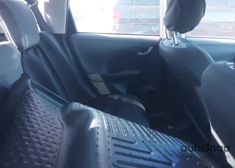 2013 Honda Fit z USA, uszkodzony, nr VIN JHMGE8G32DC013379